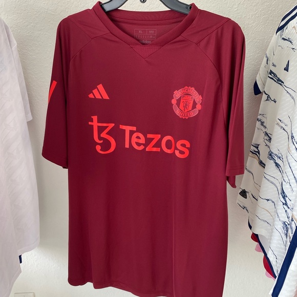 Adidas 2023/2024 Manchester United Training Soccer Jersey. - Picture 10 of 10